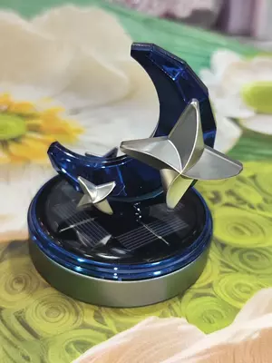 Автомобильный ароматизатор на солнечных батареях Месяц со звездами