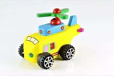 Деревянная машинка-вертолет с инерционным механизмом - 30 000 сум / шт.