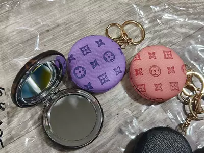 Зеркало карманное складное Только в розницу