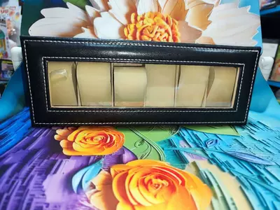 Шкатулка органайзер для часов на 6шт Шкатулка органайзер для часов на 6шт