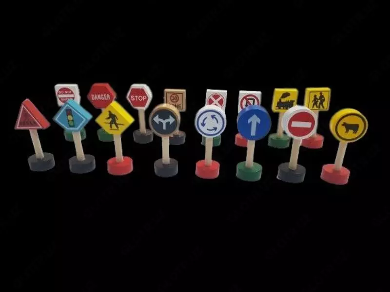 Набор деревянных дорожных знаков. - 90 000 сум
