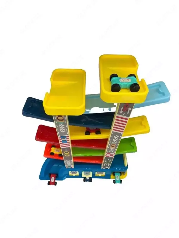 Автопарковка - горка с машинками.