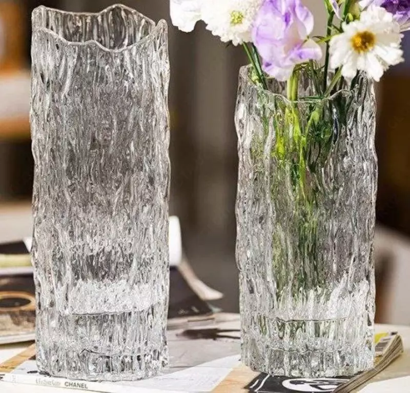 Дизайнерская настольная ваза для цветов и декора.