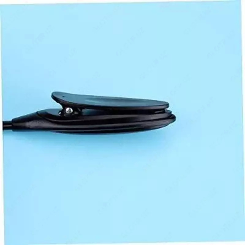 Светодиодная лампа с гибкой ножкой и с креплением клипсой.