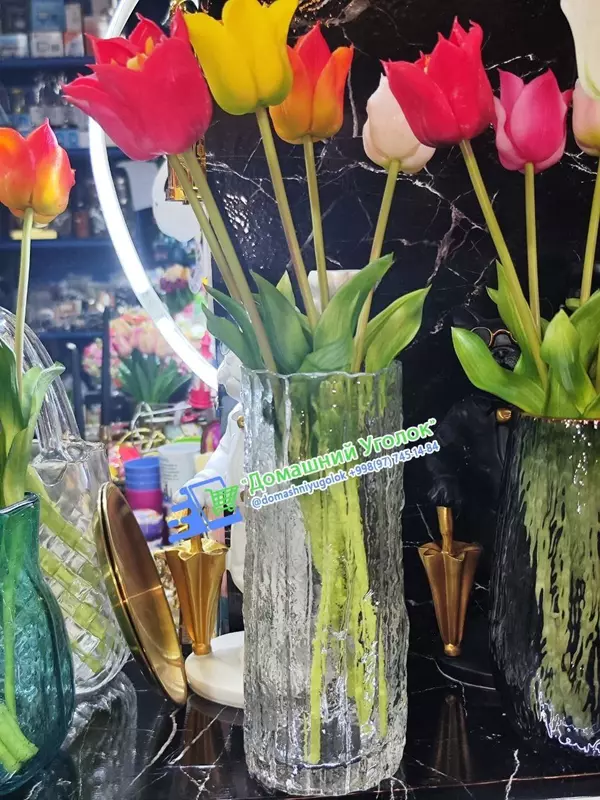 Дизайнерская настольная ваза для цветов и декора.