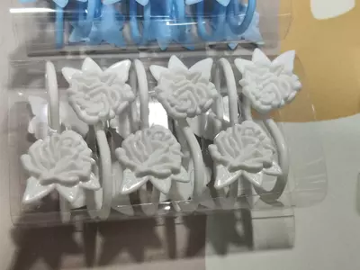 Крючки для штор с декором из роз. - 30 000 сум / шт.