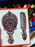 Винтажный комплект- подарочный набор из зеркала и расчёски.