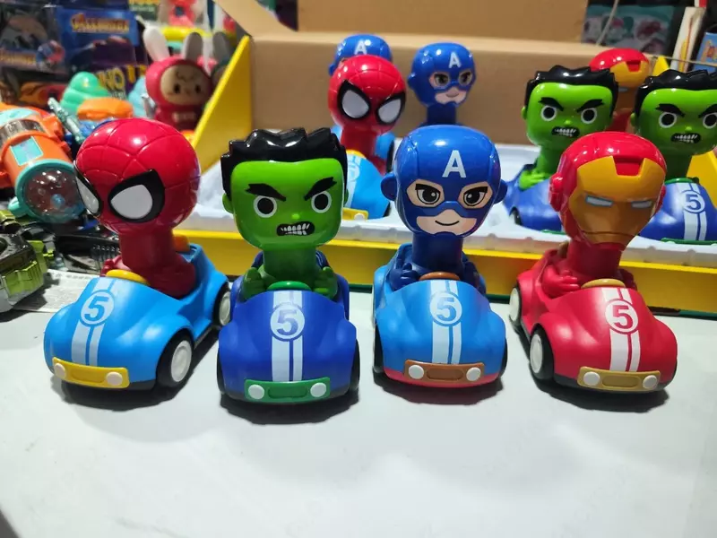 Мстители на гоночной машинке