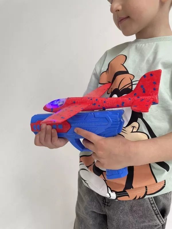 Самолет пистолет метательный. - 90 000 сум