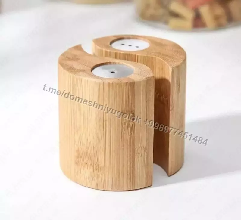 Набор для специй, 7×7см, 2 шт, солонка и перечница, бамбук Набор для специй благодаря своей компактности, идеально поместятся на любой кухне.  Компактный размер 7×7 см позволяет легко хранить наборы н