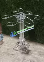 Вращающаяся настольная полка для бокалов.