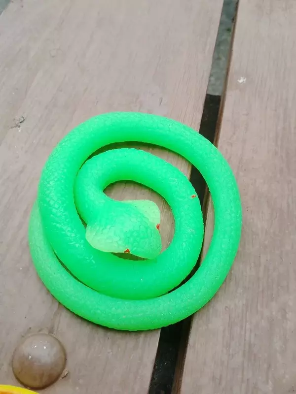  Антистресс змея тянущаяся  резиновая  зеленая - 