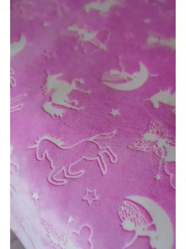 Светящийся в темноте плед «Белокрылые Лошадки».