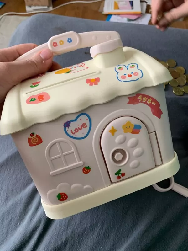 Детская копилка домик с наклейками для девочки.