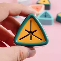 Самоклеящийся настенный держатель Треугольник (5х5 см) - ЯТТ "Домашний Уголок"