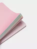   Универсальный блокнот для рисования и записи в твёрдой обложке.