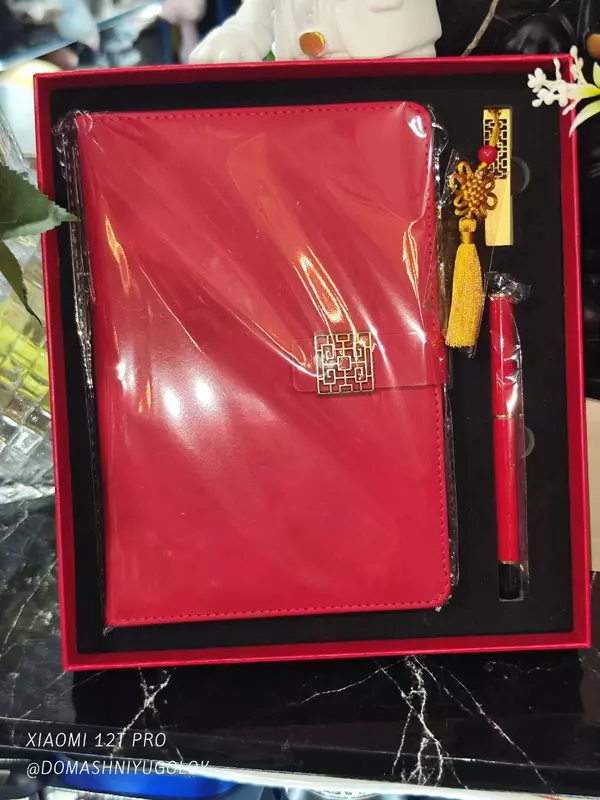 170 000 сум Подарочный набор "Деловой блокнот A5 + авторучка + флешка" с индивидуальным логотипом