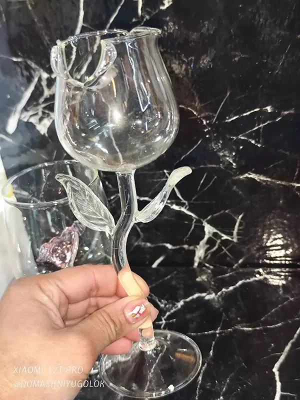 Стеклянный бокал для коктейля и вина цветок роза Бокал для коктейля и вина Роза идеально подойдет для домашней вечеринки, а также станет незабываемым подарком вашим родным и близким. Оригинальный диза