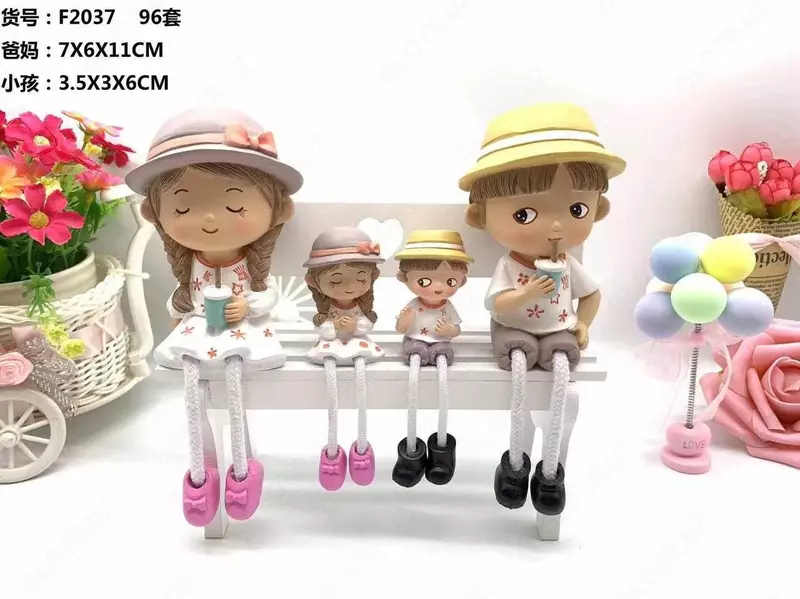 Статуэтки "Милая семья с висячими ножками"