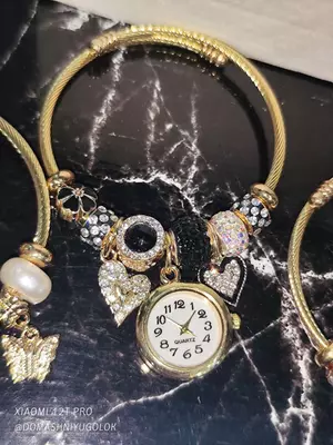 Часы-браслет