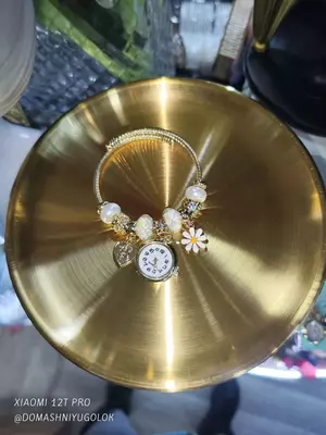 Часы-браслет