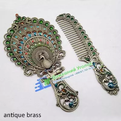 Шикарные подарочные наборы из зеркала и расчёски.