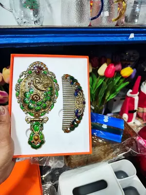 Шикарные подарочные наборы из зеркала и расчёски. ЯТТ "Домашний Уголок"