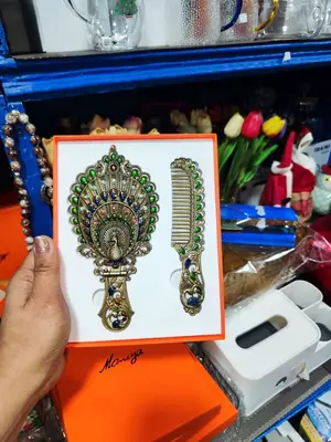 Зеркало складное с расчёской