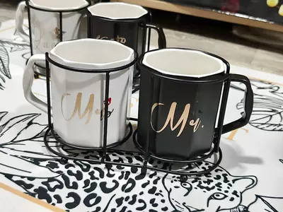 Парные керамические кружки на подставке. - 140 000 сум / шт.