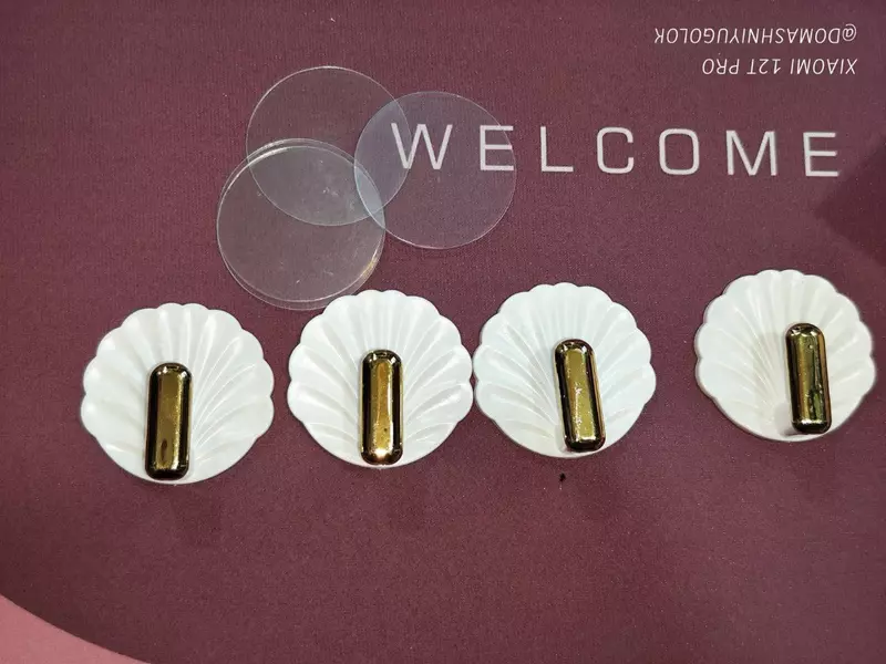 Настенные крючки-белые ракушки