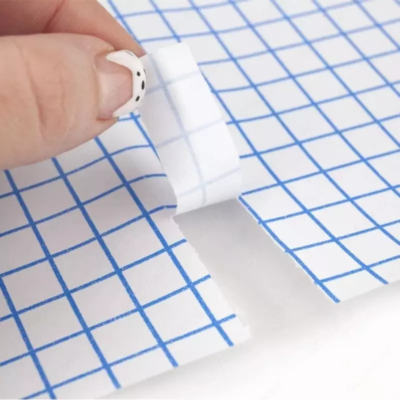 Клейкие пленки для тетрадей и учебников.