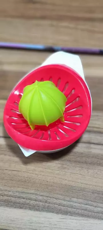 Механическая соковыжималка