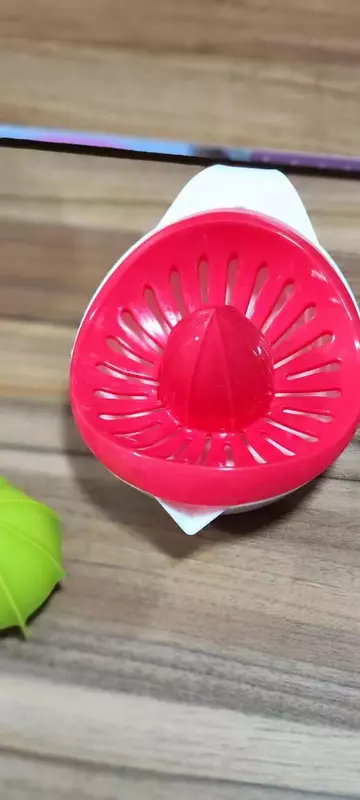 Механическая соковыжималка