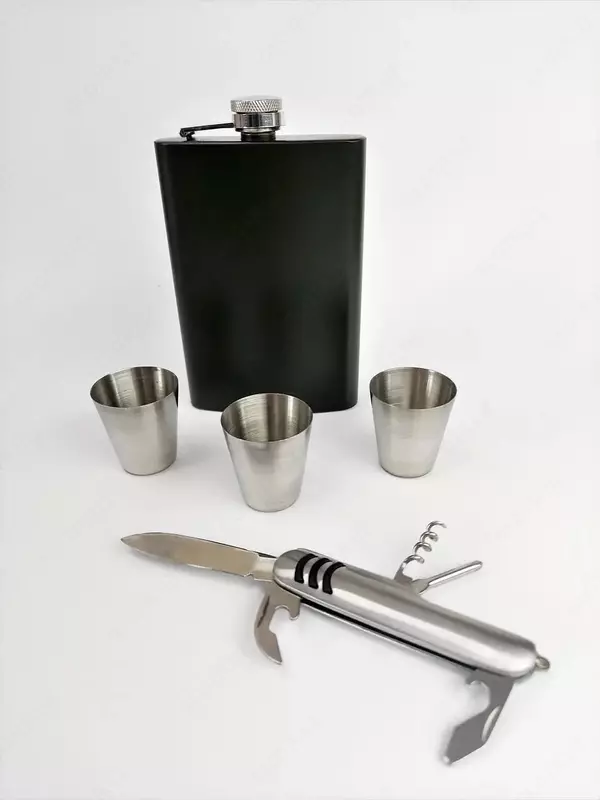Компактный дорожный набор с флягой, 3 рюмки, складной нож в чехле (Код-РТ-9А)