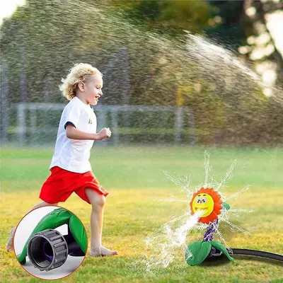 Садовый спринклер для воды.