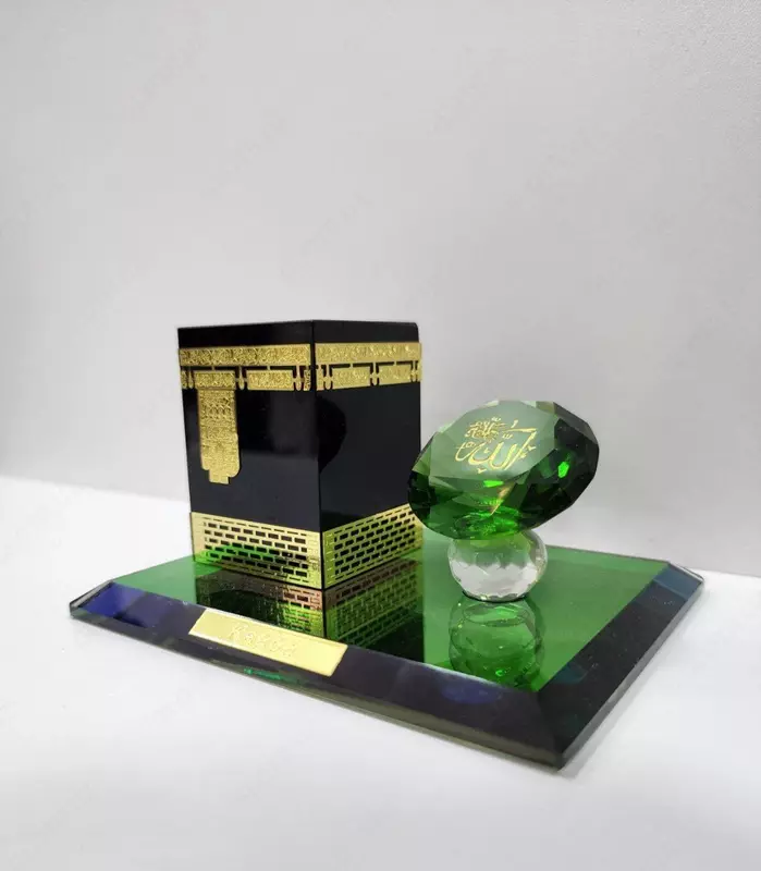 Сувенир "Кааба и кусочек хрусталя со словами «Величие АЛЛАХА».