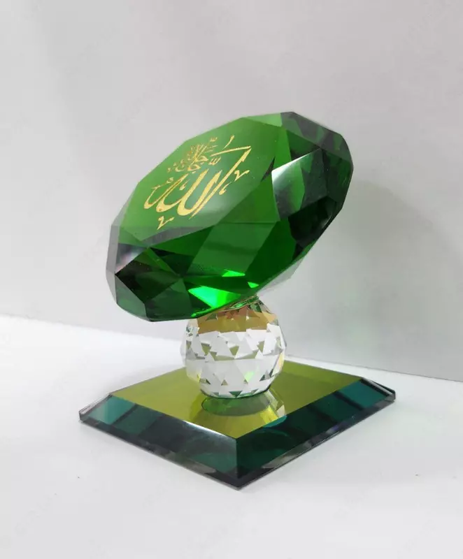 Сувенир "Кусочек хрусталя со словами «Величие АЛЛАХА». - 200 000 сум