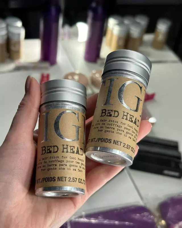 Восковые палочки Bed Head Wax Stick для укладки и питания волос.