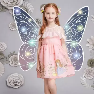 Маленькая принцесса с волшебными крылышками.