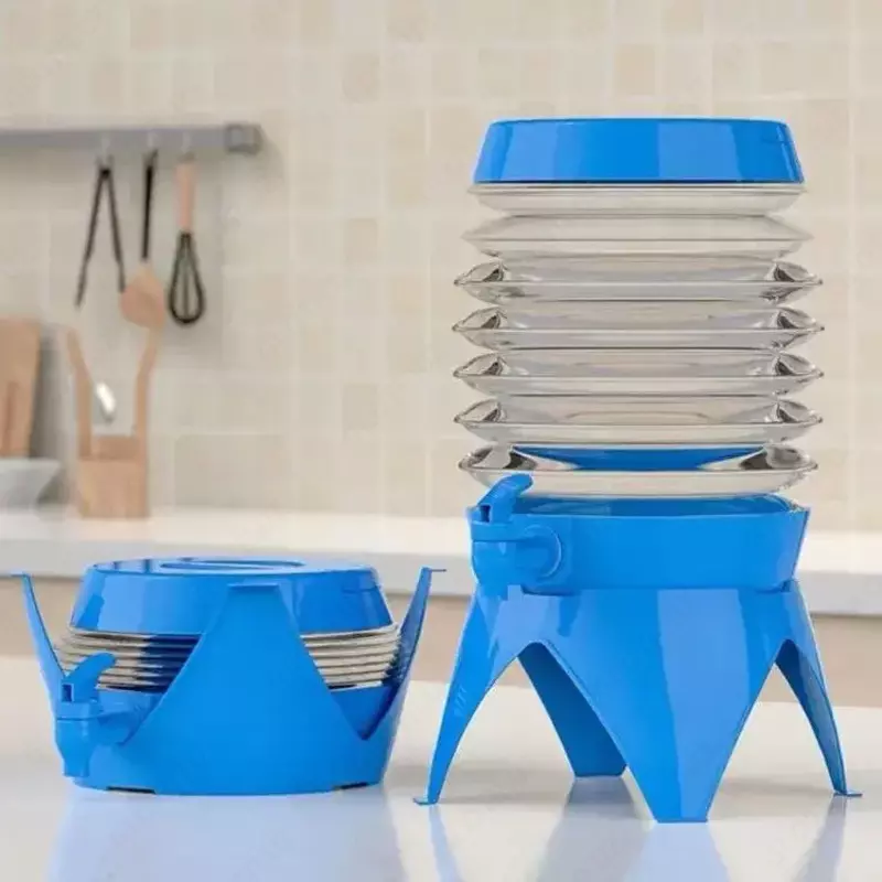 Пластиковая портативная канистра с краном