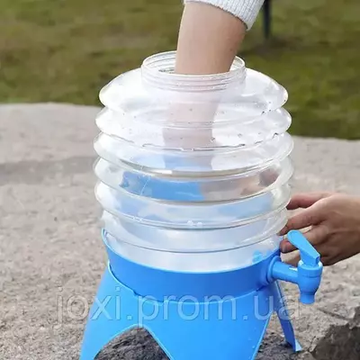 Пластиковая портативная канистра с краном