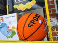 Детские резиновые баскетбольные мячи.