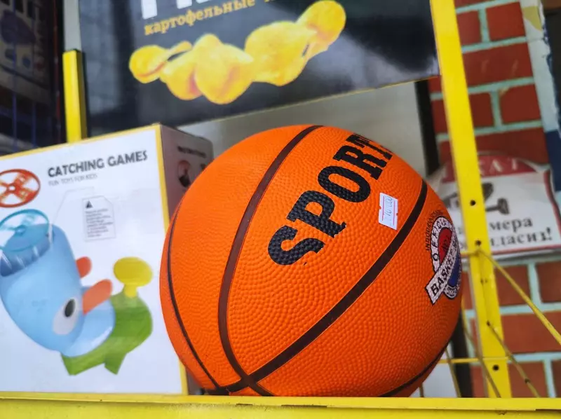 Детские резиновые баскетбольные мячи.