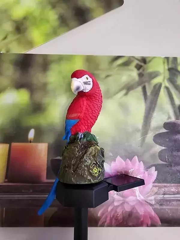 Беспроводной садовый фонарь в форме Попугая (красный)