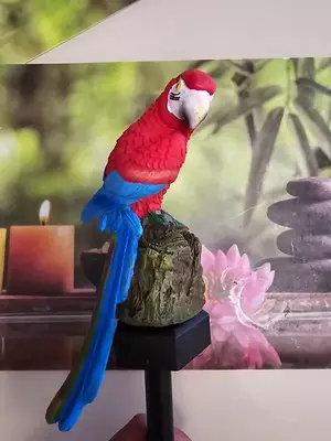 Беспроводной садовый фонарь в форме Попугая (красный)