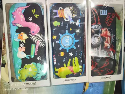 Универсальный 3D пенал с жесткой крышкой (22x17x5см) Только в розницу