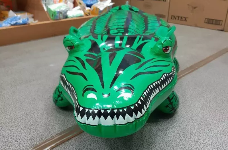 Надувная игрушка Крокодил с ручками (168х86см.)