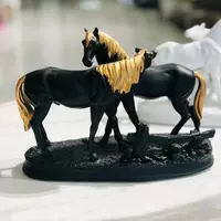 Статуэтка пары лошадей
