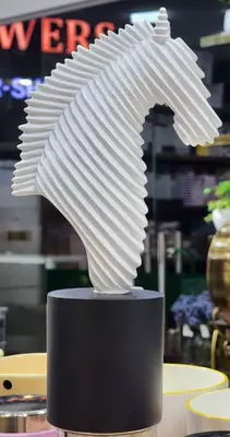 Абстрактная скульптура "Голова лошади" (26 * 13 см) - 200 000 сум / шт.