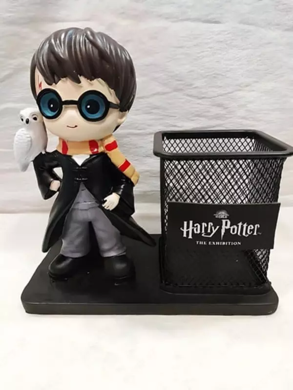 Настольный держатель с фигуркой Гарри Поттера (17*16,5)